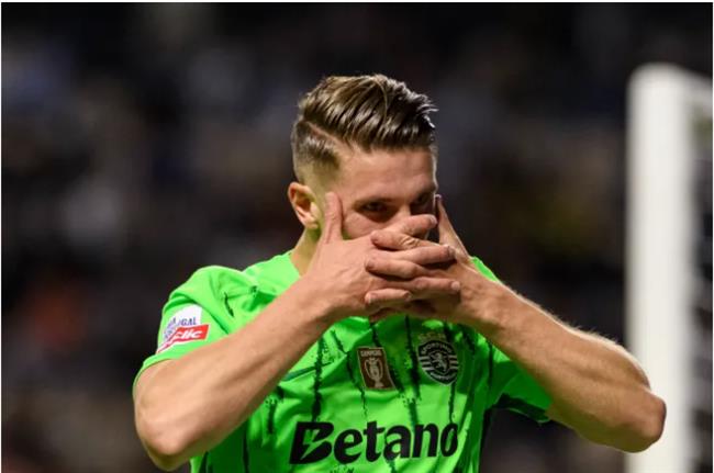 Arsenal và cuộc đua giành chữ ký của tiền đạo Viktor Gyokeres
