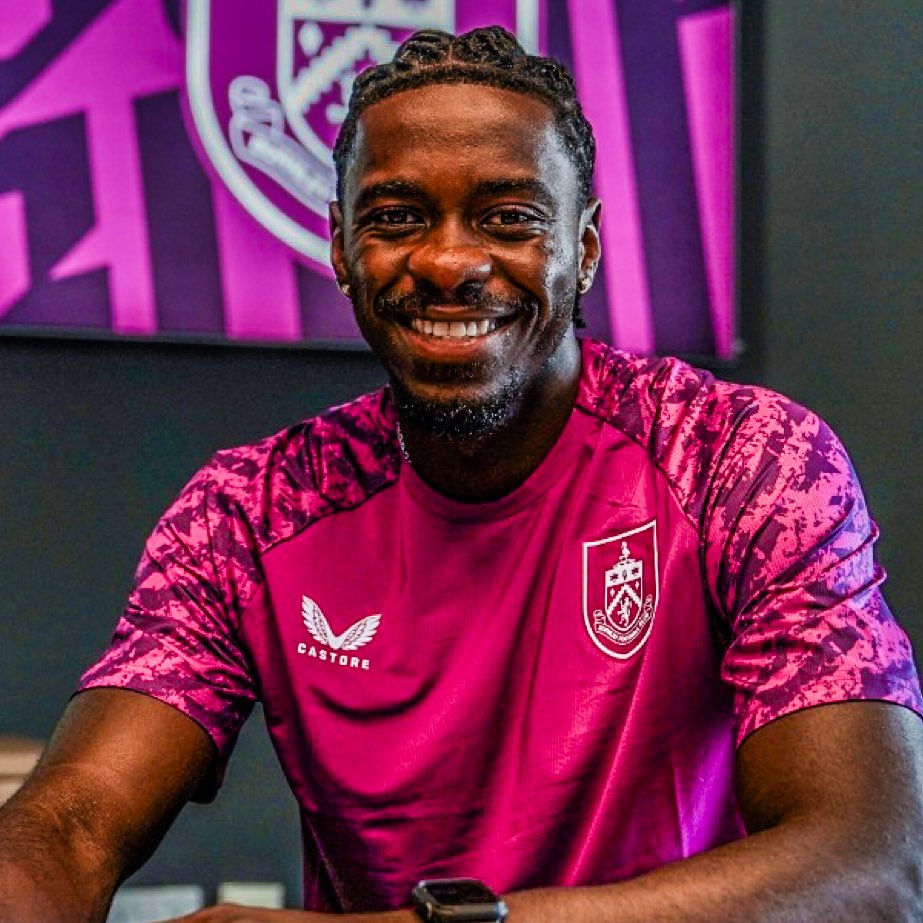 Tuanzebe gia nhập Burnley: Chương mới mở ra sau hành trình đầy biến động