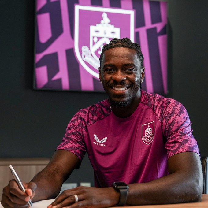 Tuanzebe gia nhập Burnley: Chương mới mở ra sau hành trình đầy biến động