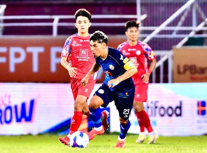 HLV Bùi Đoàn Quang Huy và hành trình đầy gian khó cùng CLB Bình Định