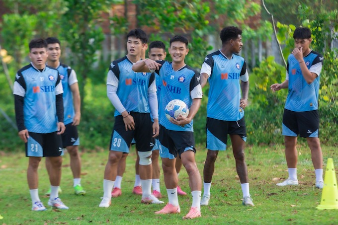 Vòng 25 V.League: Cuộc đua vô địch và cuộc chiến trụ hạng căng thẳng