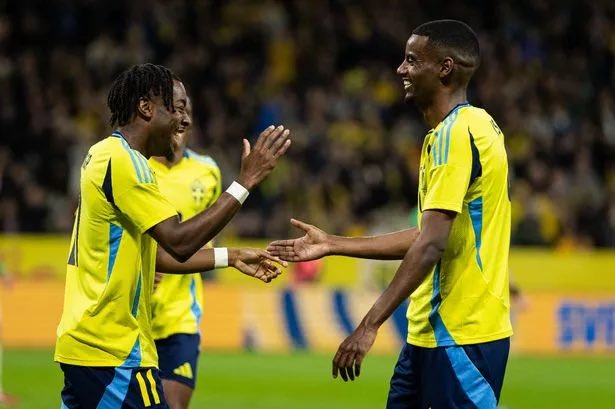 Newcastle Chuyển Nhượng Hè 2025: Cuộc Đua Giành Giấc Mơ Champions League