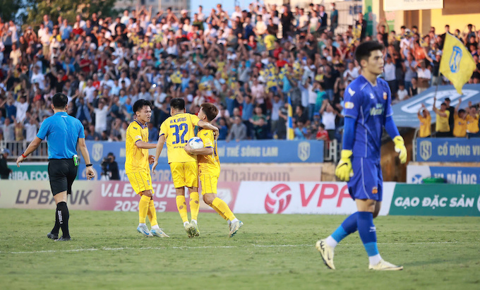 HAGL: Từ Cựu Vương V.League Đến Cuộc Chiến Trụ Hạng?