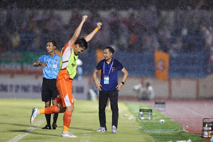 SHB Đà Nẵng: Hành trình gian nan đến suất play-off và thách thức trụ hạng