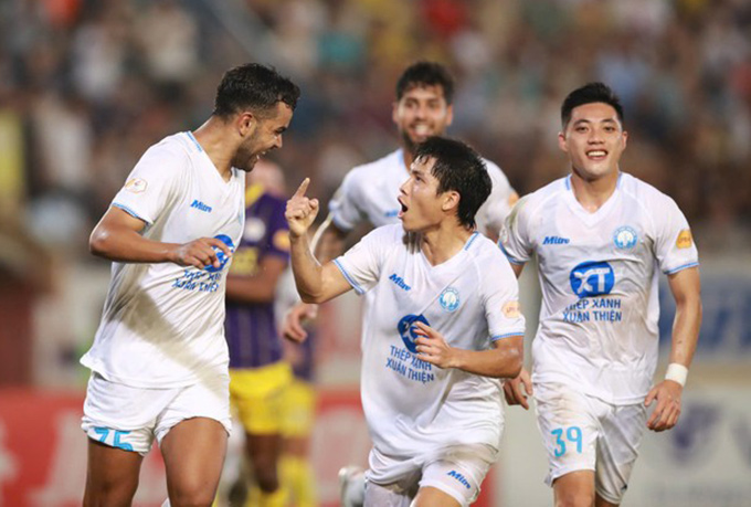Vòng 25 V.League 2024/25: Nam Định ở rất gần chức vô địch, Hà Nội FC đối mặt thử thách cực lớn