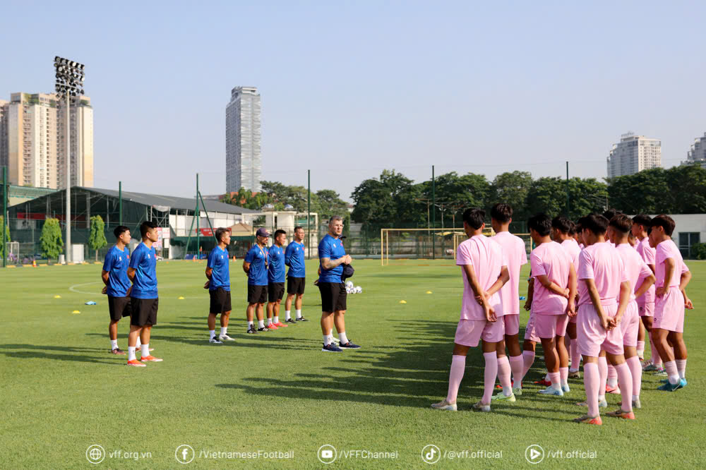 U16 Việt Nam Tràn Đầy Lòng Tự Tin Dưới Sự Dẫn Dắt Của HLV Cristiano Roland