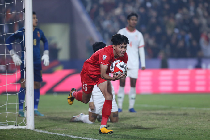 Những Tài Năng Trẻ V.League 2024/25: Gương Mặt Tiềm Năng Sân Cỏ Việt