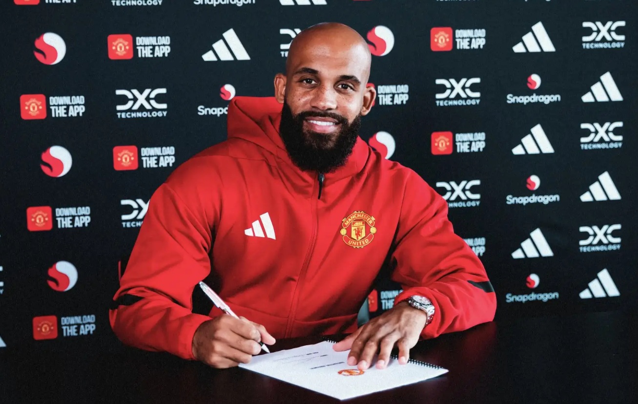 Man United công bố số áo mùa giải 2025-2026: Mbeumo khoác áo số 19, Cunha mang số 10