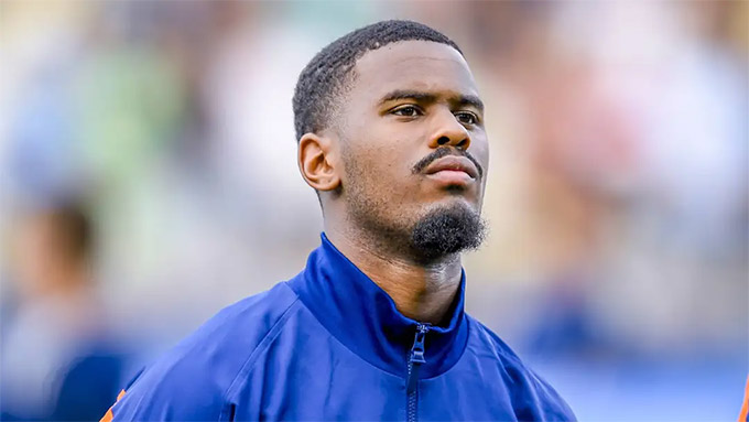 Chelsea đối mặt khó khăn trong thương vụ chiêu mộ sao trẻ Hato của Ajax