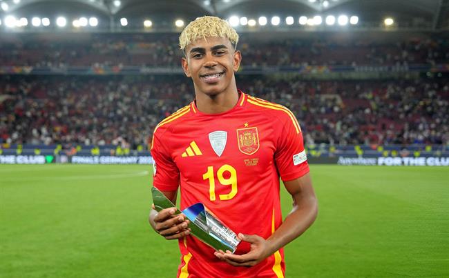 Cristiano Ronaldo Jr.: Lamine Yamal xuất sắc hơn cả Ronaldo?