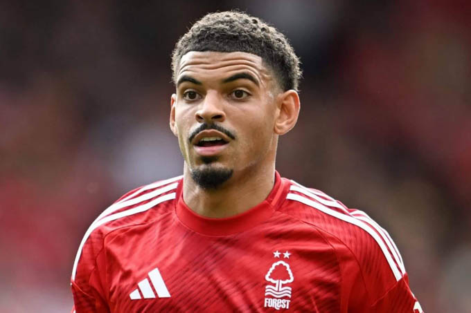 Tottenham đối mặt nguy cơ bị cấm chuyển nhượng vì vụ Gibbs-White?