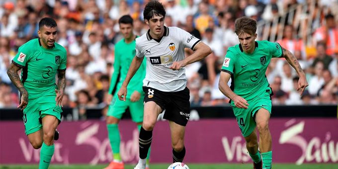 Man United ráo riết săn đón Javi Guerra: Liệu có phải là mảnh ghép hoàn hảo cho tuyến giữa?
