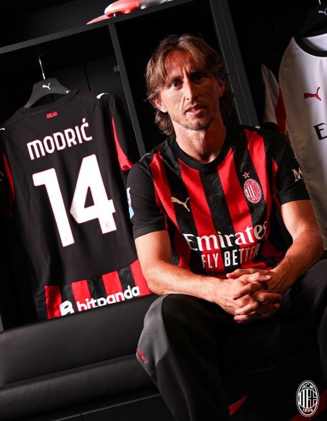 Luka Modric chính thức cập bến AC Milan: Chương mới mở ra cho huyền thoại bóng đá