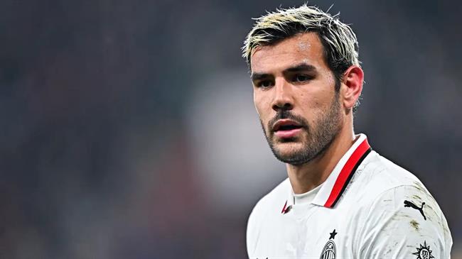 Theo Hernandez chia tay AC Milan: Tâm thư đầy xúc cảm và những lời chỉ trích thẳng thắn