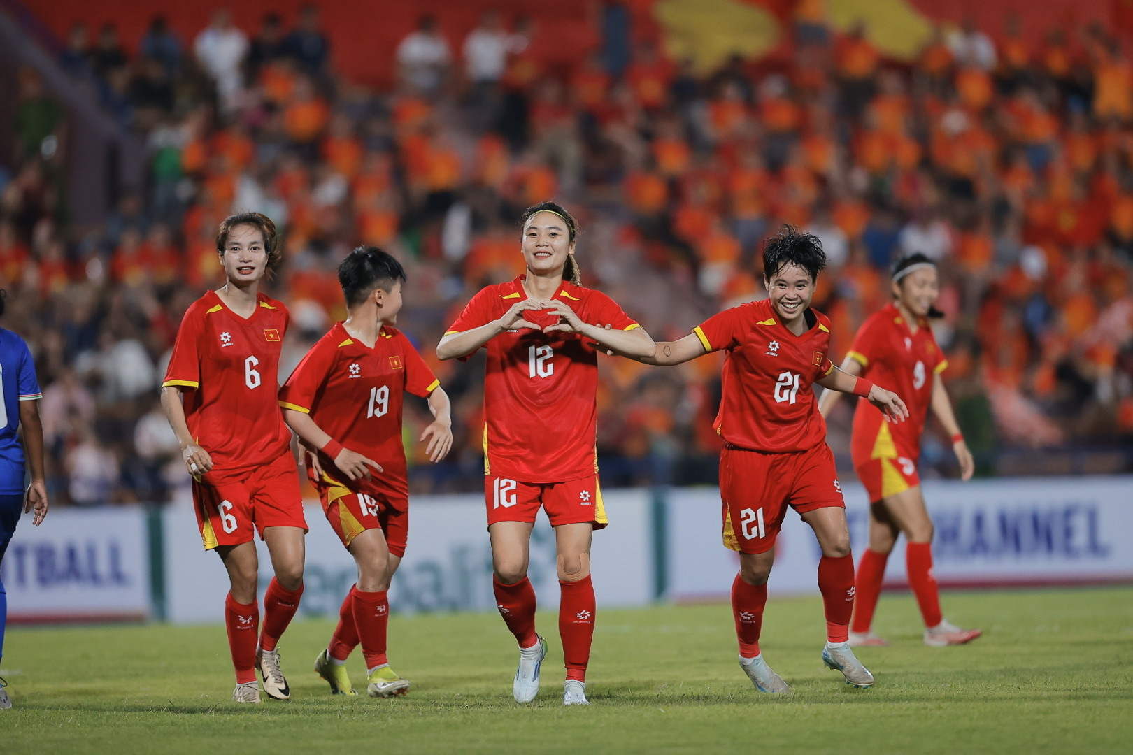 Tuyển nữ Việt Nam xuất sắc giành vé dự VCK Cúp bóng đá nữ châu Á 2026, nhận được thư chúc mừng từ AFC