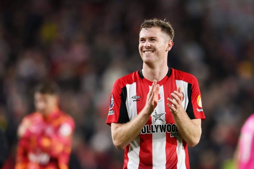 Gia cố hàng thủ, MU quyết định chiêu mộ 'Harry Maguire mới' 687811