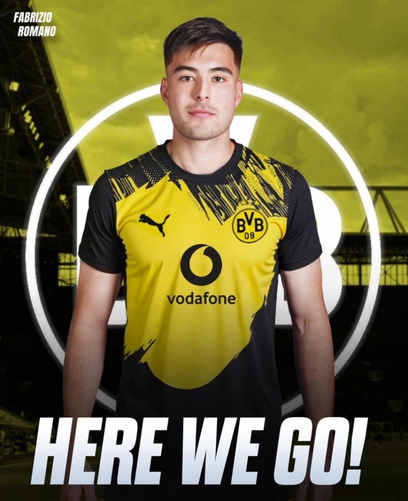 Aaron Anselmino trong màu áo Dortmund