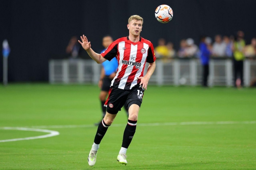 Gia cố hàng thủ, MU quyết định chiêu mộ 'Harry Maguire mới' 687814