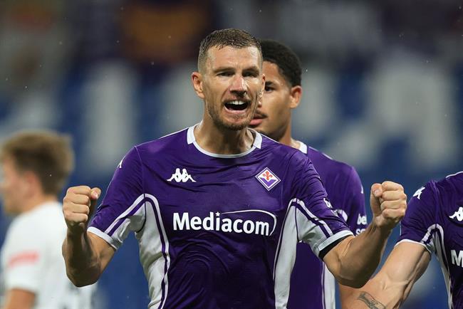 Edin Dzeko ghi bàn thắng đầu tiên cho Fiorentina