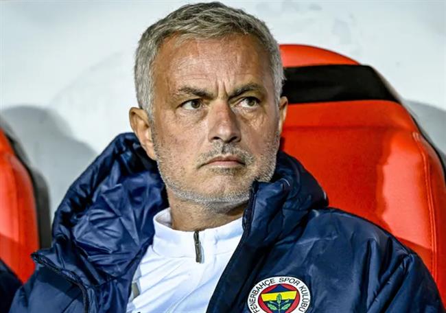 Fenerbahce phải tham dự vòng sơ loại Champions League.