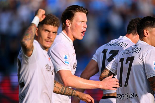 Napoli khởi đầu tốt ở Serie A