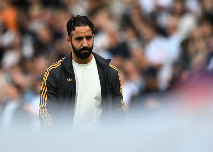 Áp lực đè nặng lên HLV Amorim sau chuỗi trận đấu không tốt của MU