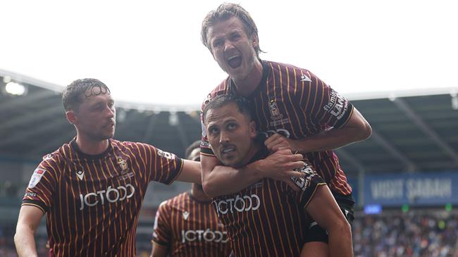 Bradford đang dẫn đầu bảng xếp hạng League One