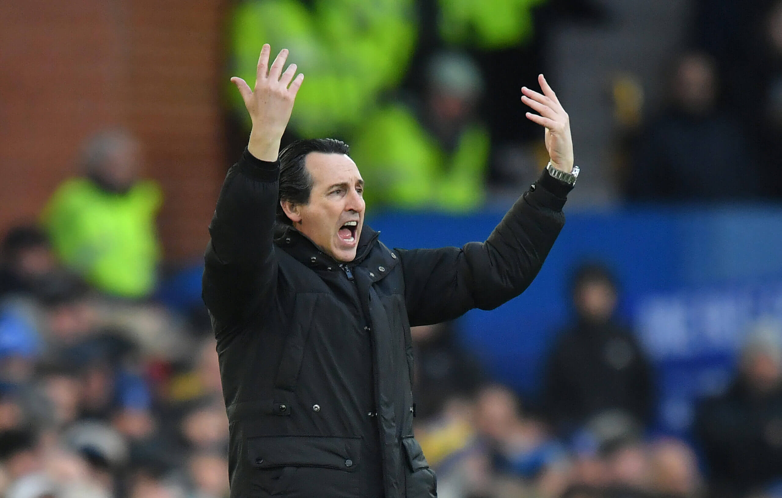 Unai Emery không thể hài lòng với phong độ của các học trò ở mùa giải mới