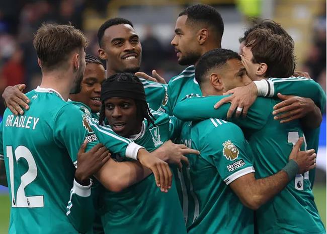 Liverpool dẫn đầu Ngoại hạng Anh