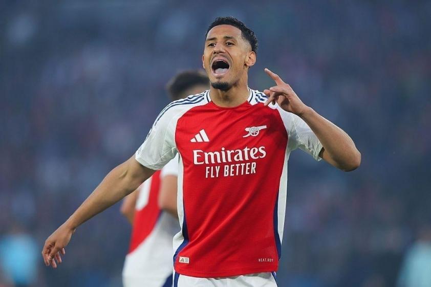 William Saliba trong màu áo Arsenal