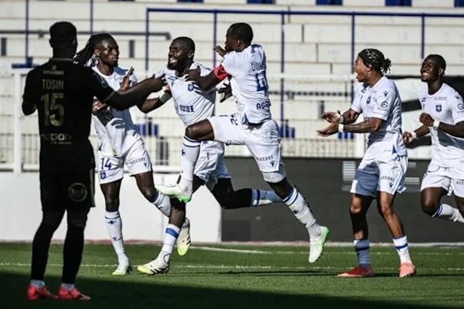 Auxerre, đội chủ nhà mạnh mẽ