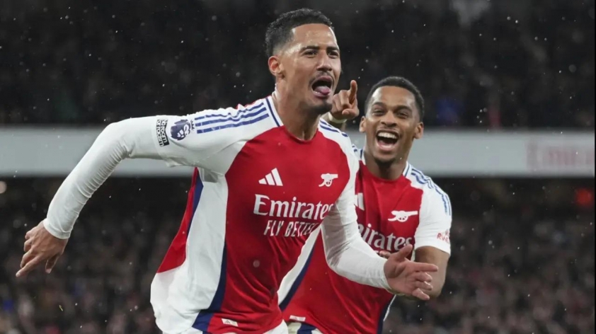 Saliba trong màu áo ĐT Pháp