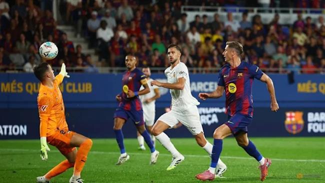 Valencia vừa bị Barca vùi dập 6-0 không thương tiếc