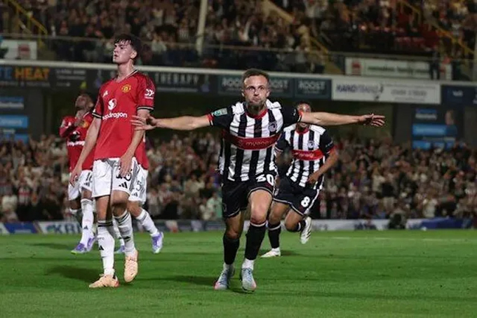 Hình ảnh MU thất bại trước Grimsby