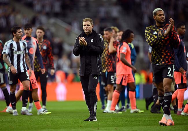 HLV Eddie Howe trong buổi họp báo sau trận đấu