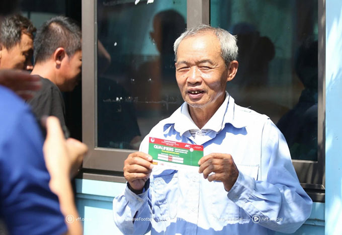 Cổ động viên cuồng nhiệt ủng hộ U23 Việt Nam