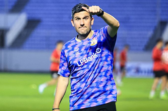 HLV Albadalejo nhận định về V.League