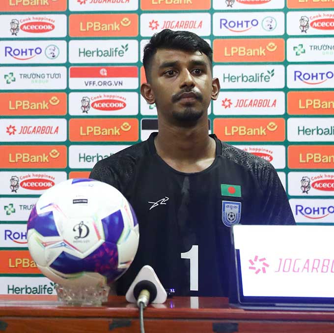 Thủ môn U23 Bangladesh trong trận đấu với U23 Việt Nam