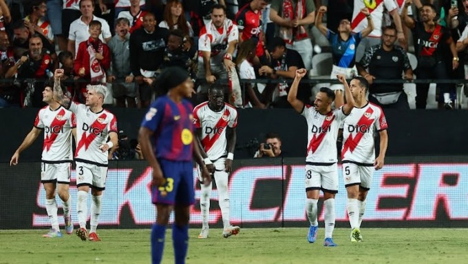Vallecano xuất sắc buộc nhà ĐKVĐ phải chia điểm