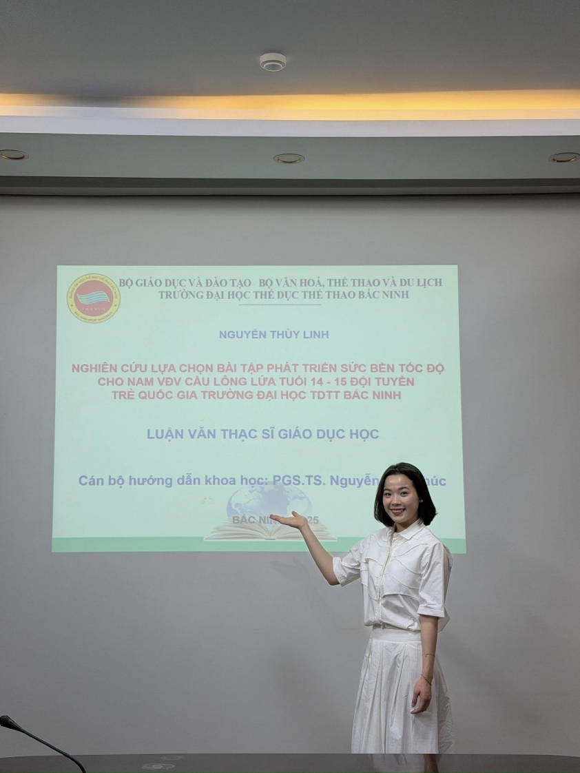 Nguyễn Thùy Linh bảo vệ thành công luận văn Thạc sĩ 'Hoa khôi cầu lông' Nguyễn Thùy Linh trở thành tân Thạc sĩ, nhận mưa lời khen từ NHM