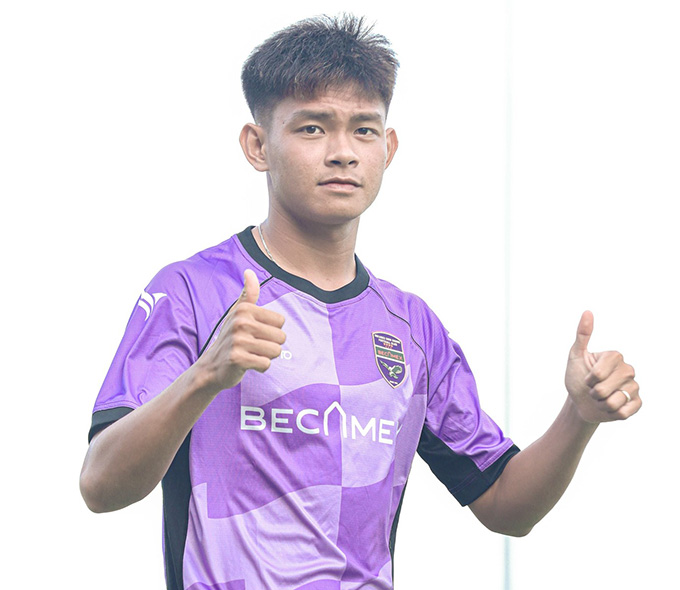 Bùi Vĩ Hào trong buổi tập cùng Becamex TP.HCM