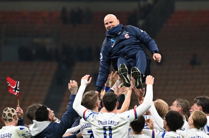 Tuyển Na Uy ăn mừng tấm vé tới World Cup 2026