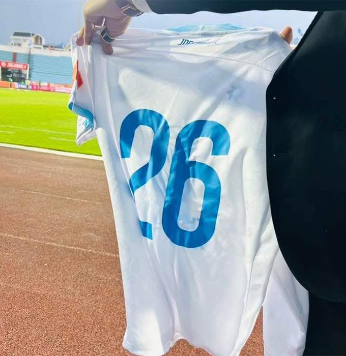 Áo số 26 sẵn sàng cho Nguyên Mạnh đá tiền đạo