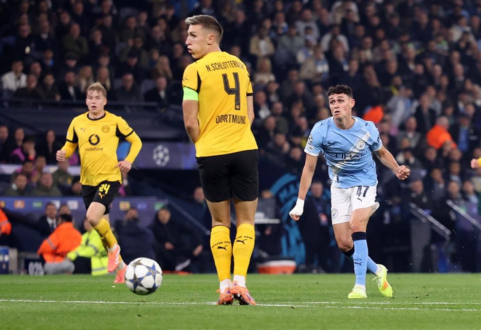 Foden ghi bàn cho Man City