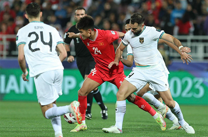 Nguyễn Văn Tùng từng có thời gian khoác áo ĐT Việt Nam