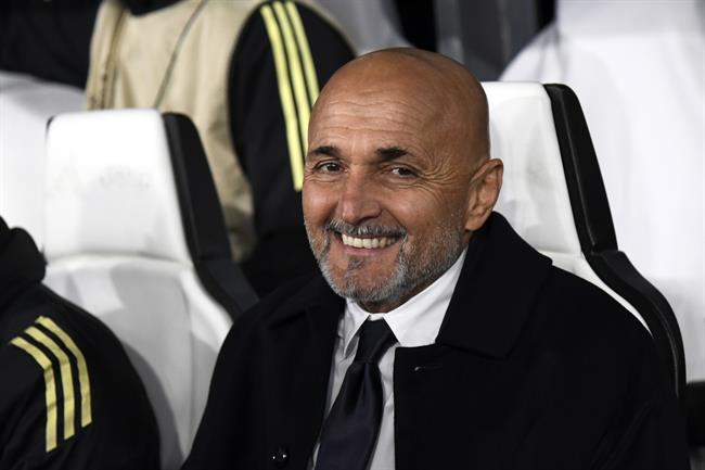 HLV Luciano Spalletti cùng Juventus