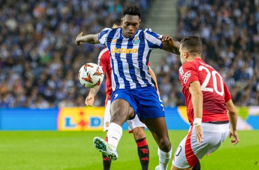 Tiền đạo Samuel Aghehowa đang có phong độ cao