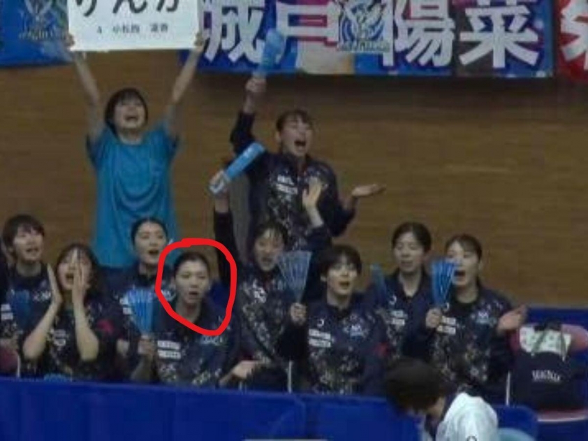 Trần Thị Bích Thủy cổ vũ cho các đồng đội ở Okayama Seagulls Trần Thị Bích Thủy dự khán giải VĐQG Nhật Bản