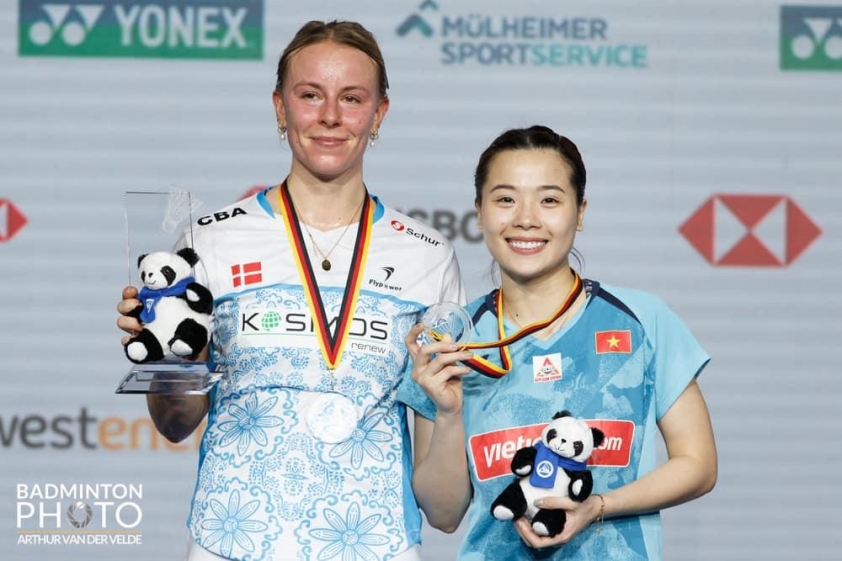 Nguyễn Thùy Linh ở lễ trao giải nội dung đơn nữ German Open 2024.