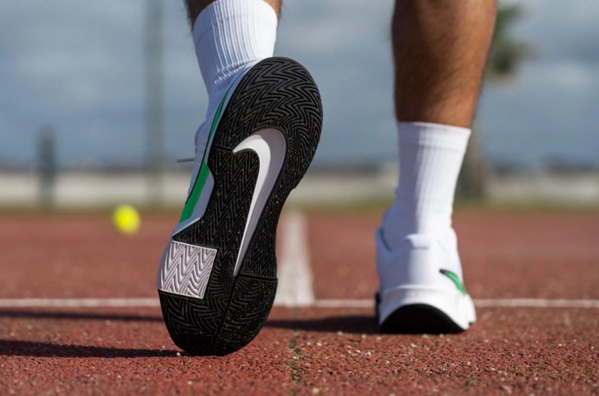 Đế chống mài mòn giúp kiểm soát tốt khi đổi hướng nhanh